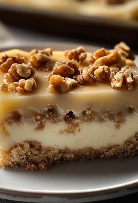 Friss dich dumm Kuchen mit Pudding und Walnüssen