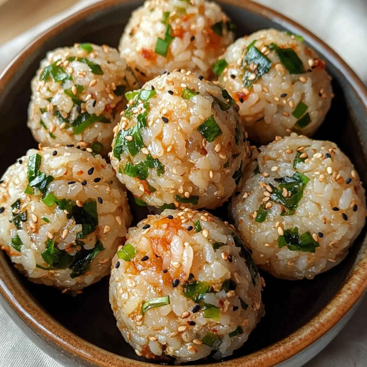 Koreanische Reisbälle (Jumeokbap)